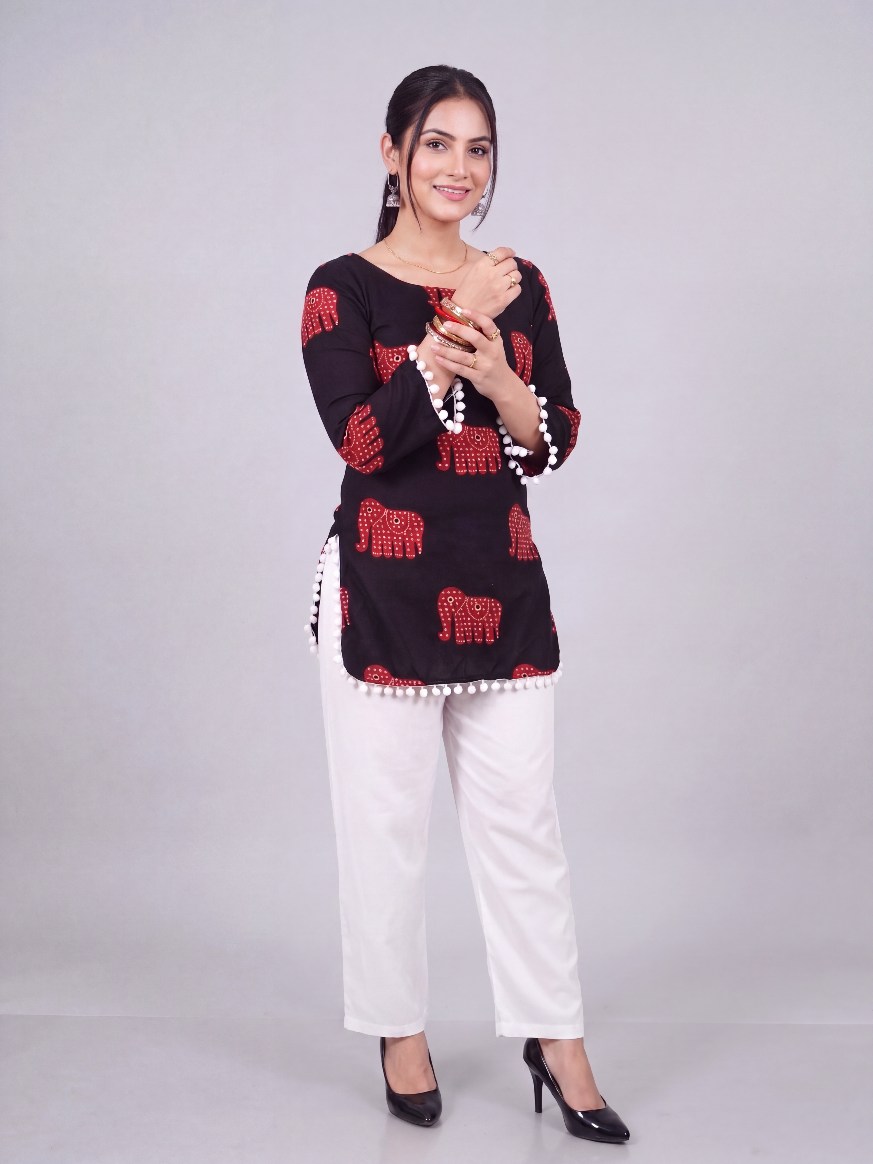 Nyra Black – Laddu Lace Corset Kurti