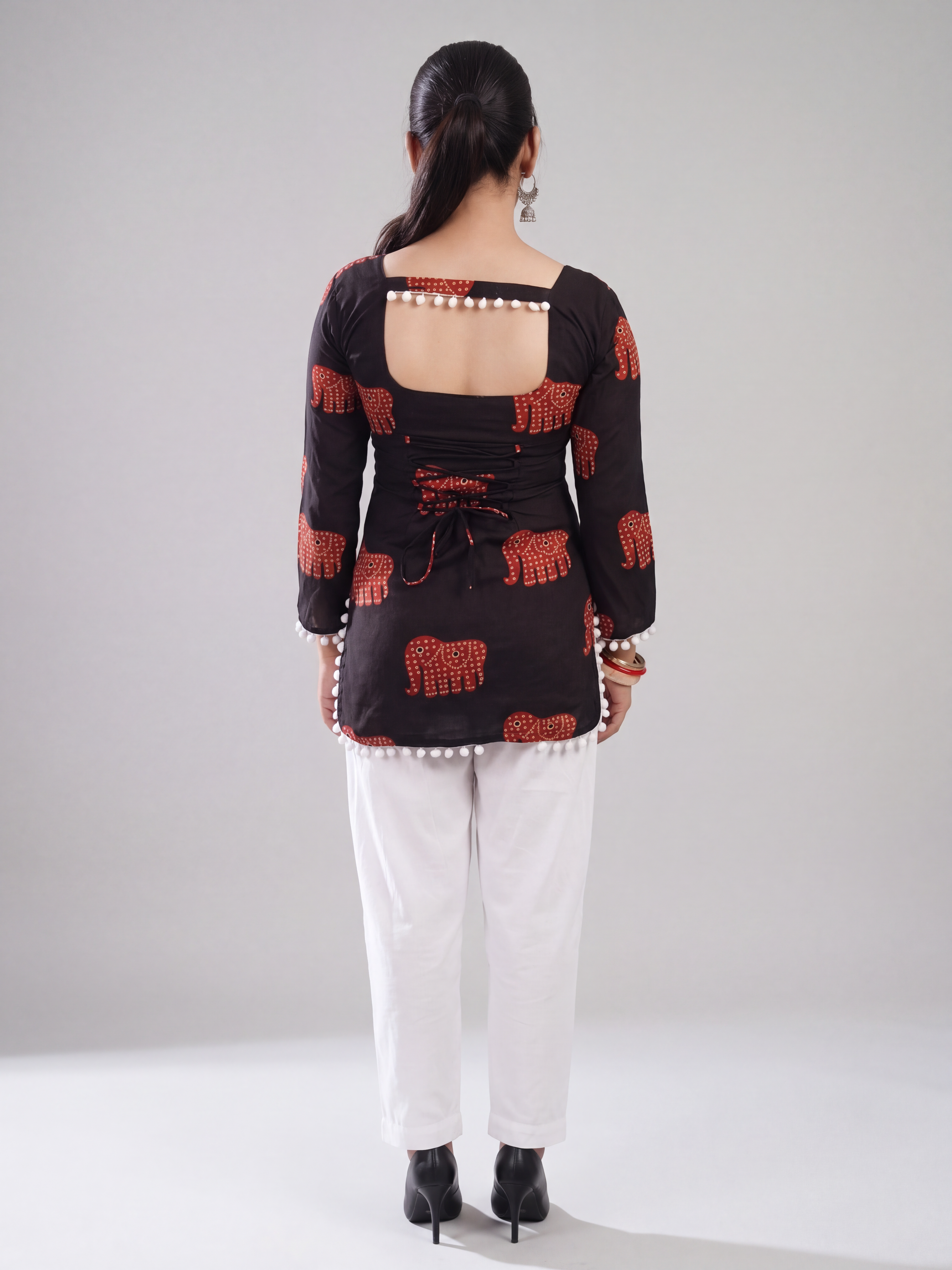 Nyra Black – Laddu Lace Corset Kurti