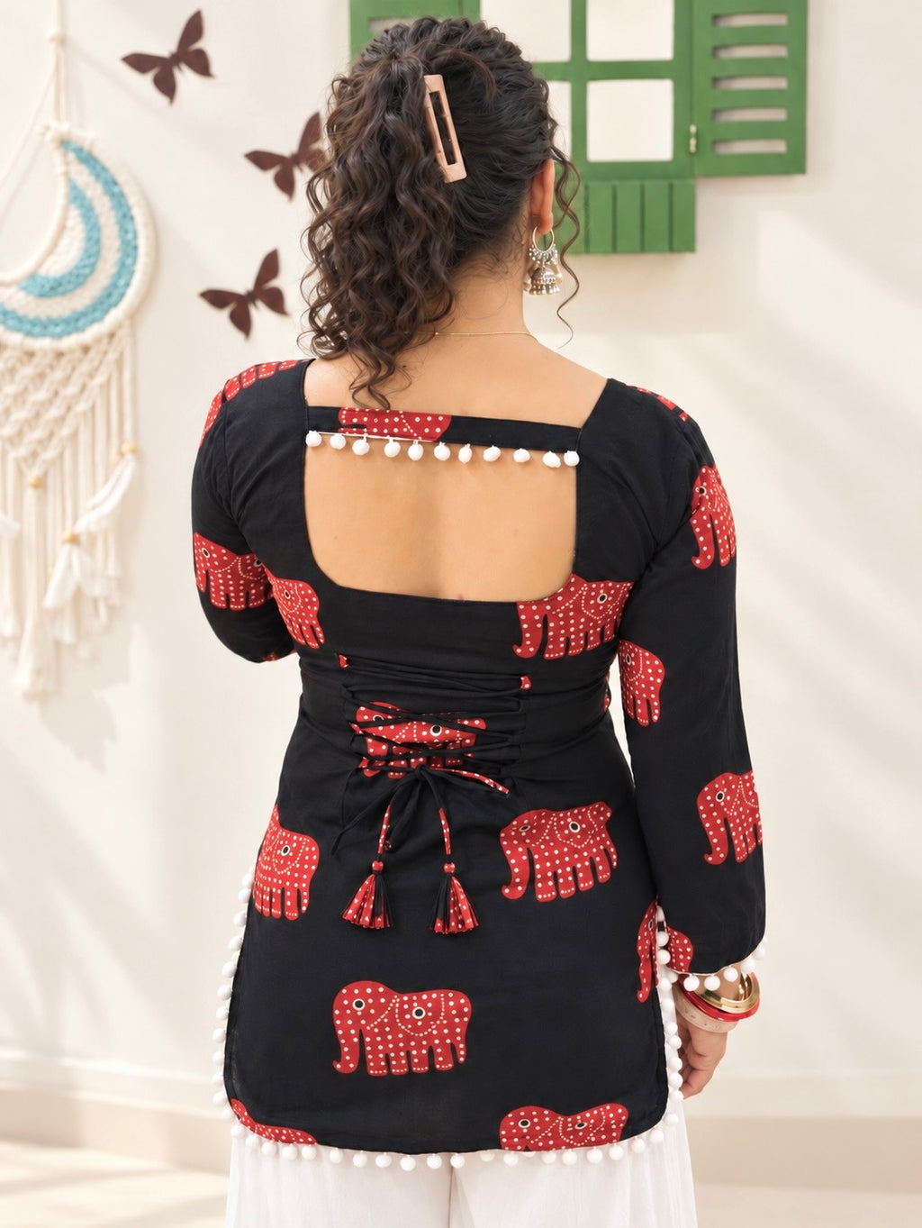 Nyra Black – Laddu Lace Corset Kurti