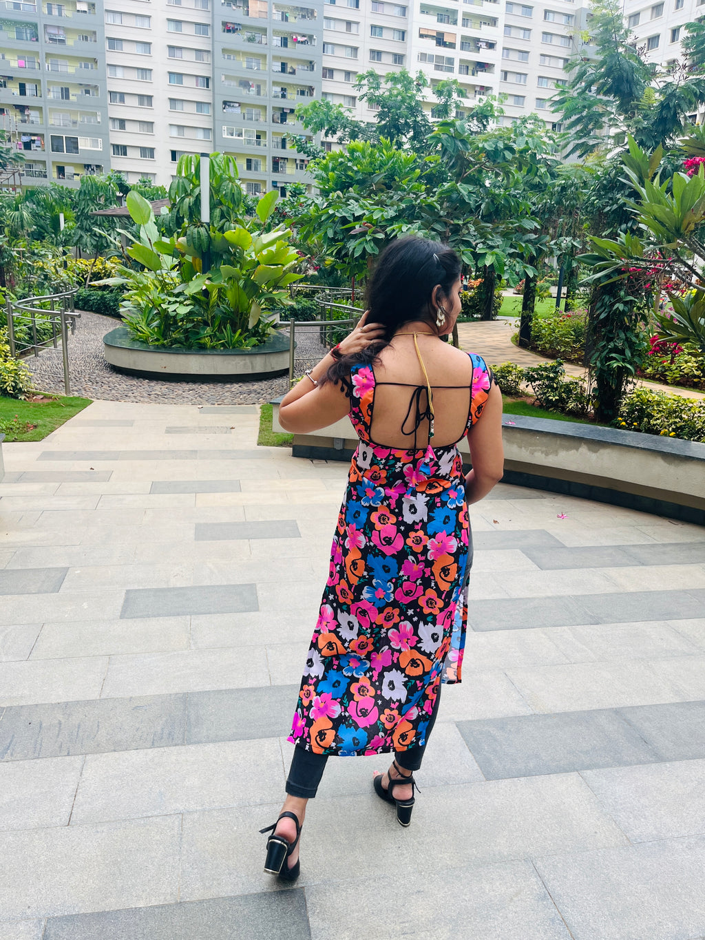 Midnight Bloom Shell-Back Long Kurti