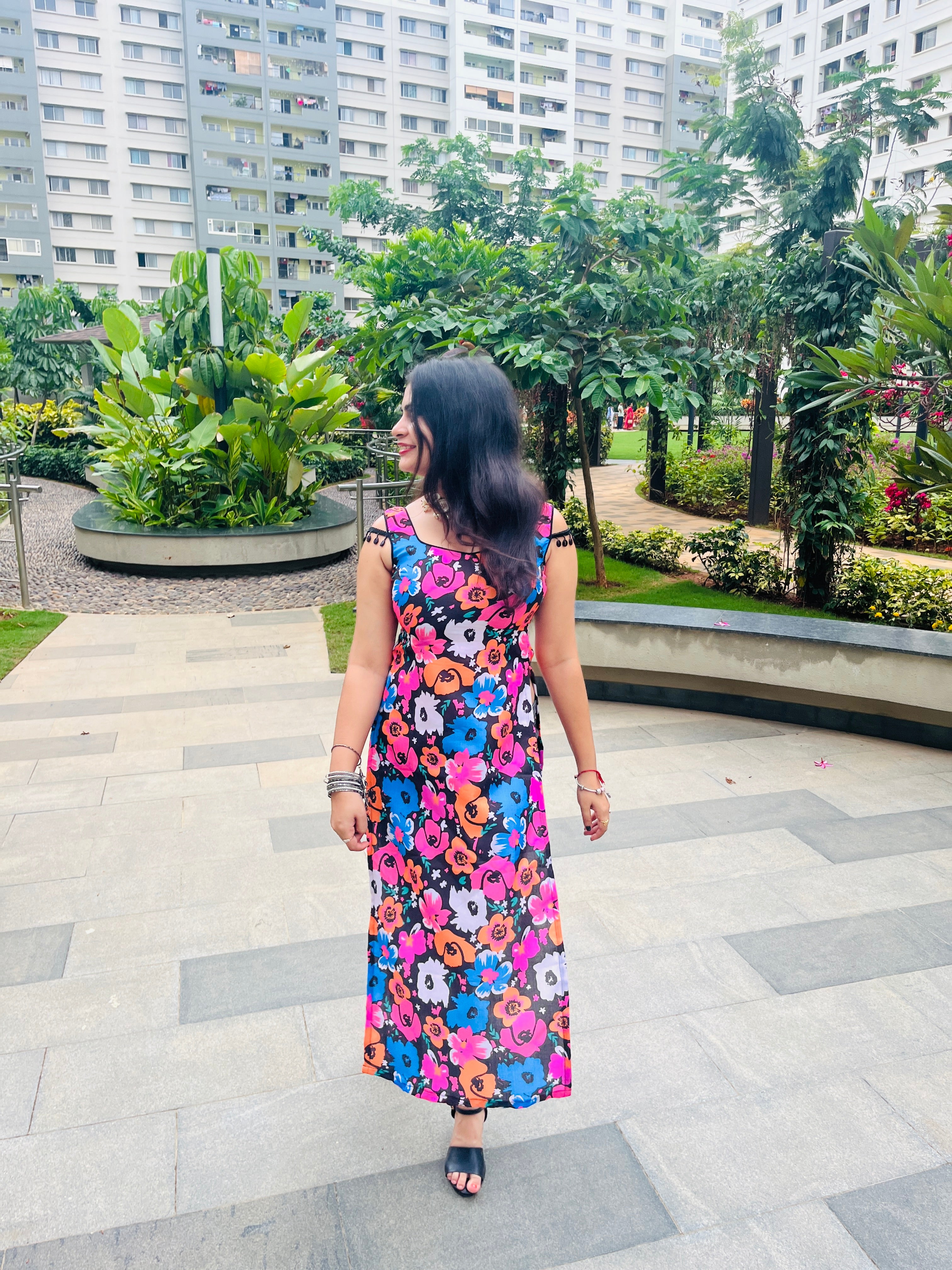 Midnight Bloom Shell-Back Long Kurti