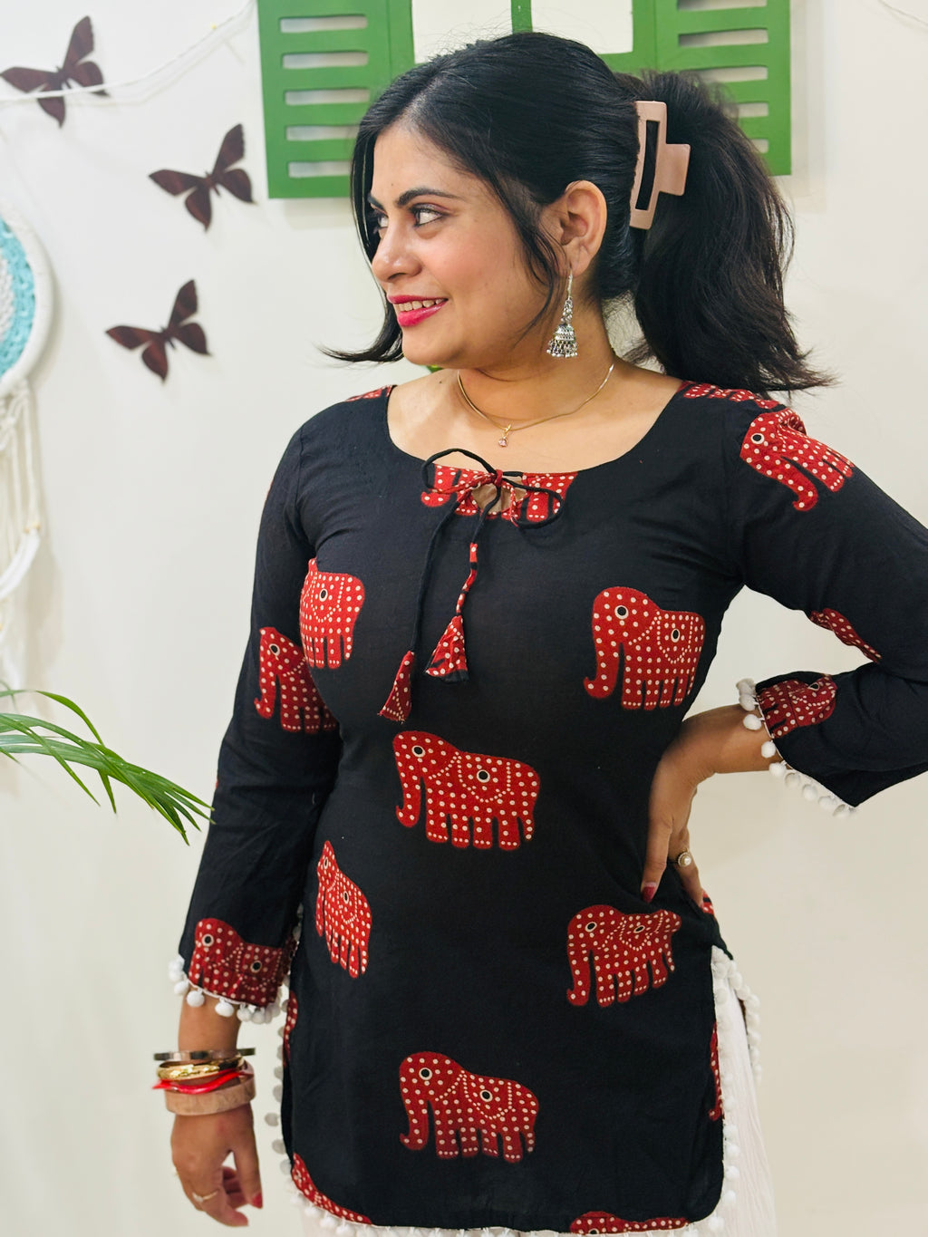 Nyra Black – Laddu Lace Corset Kurti