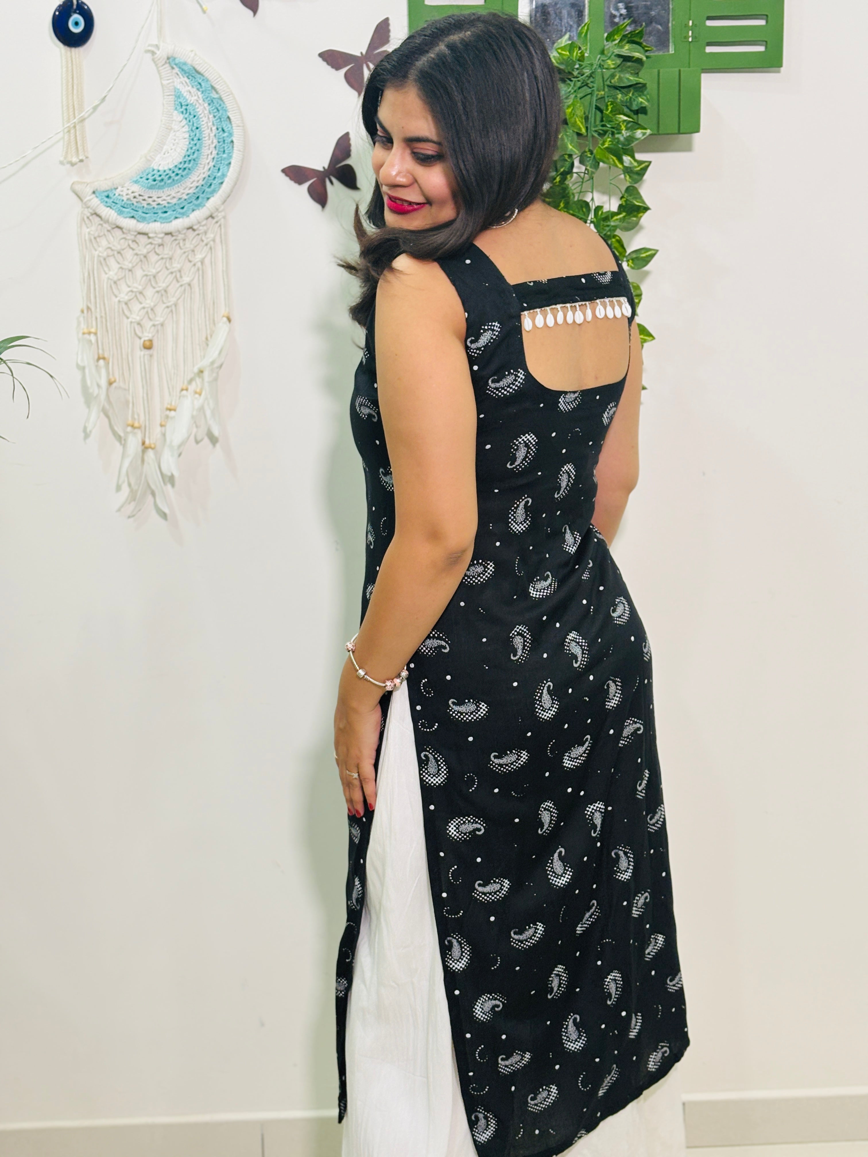 Suhani Shell Lace Kurti - Black