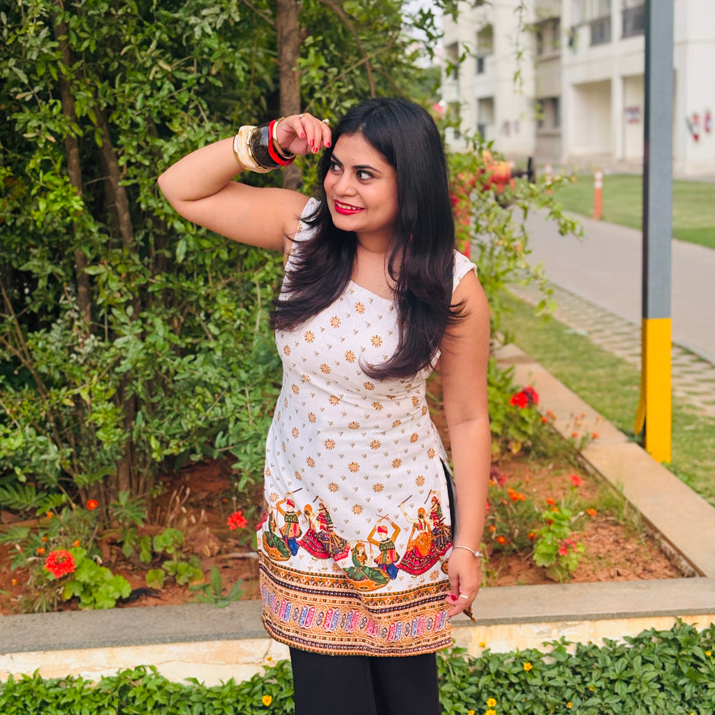 Aarohi Folk Muse Kurti – (Ivory & Mustard)