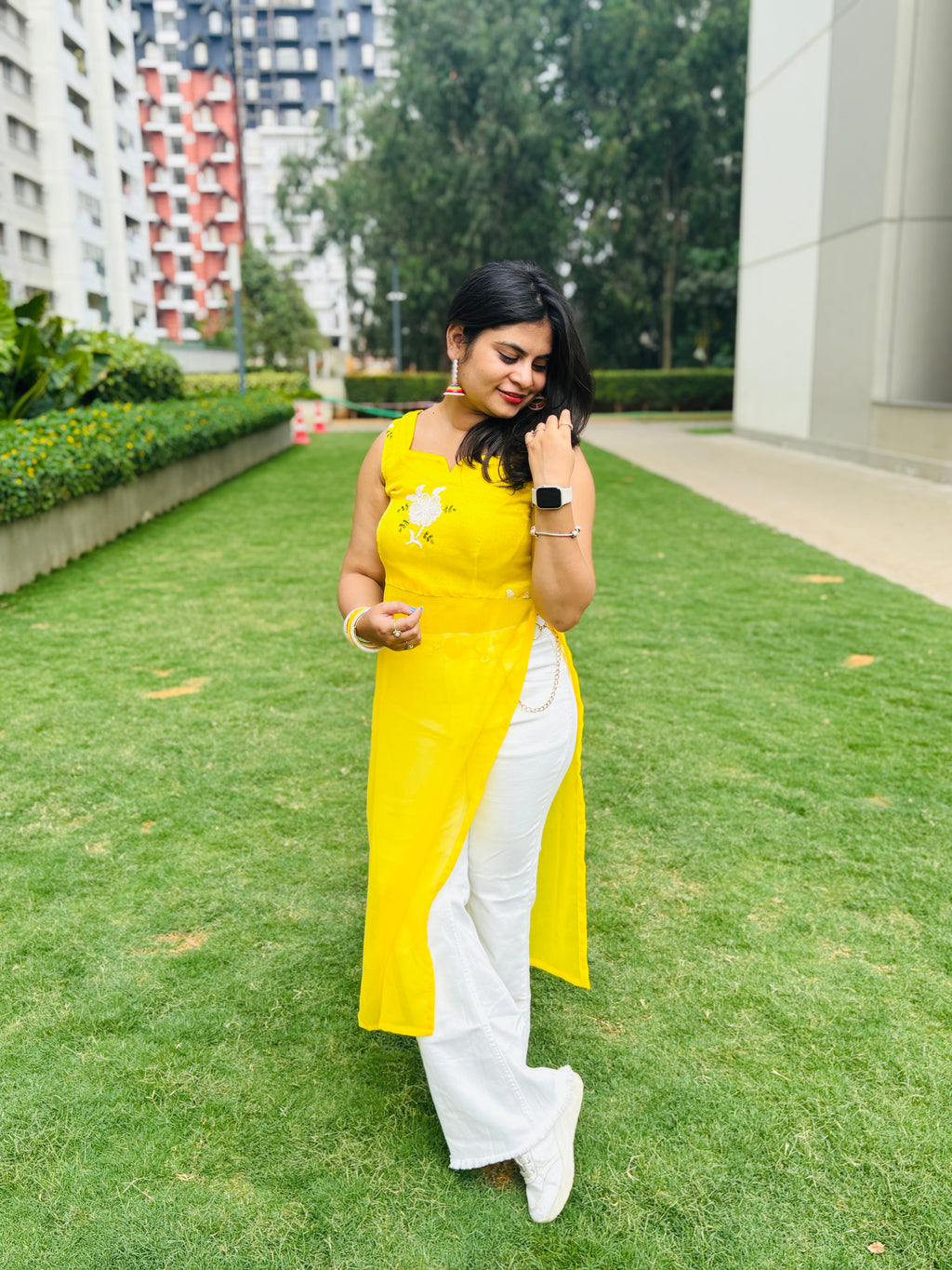 Sunlit Kaudi Slit Kurti