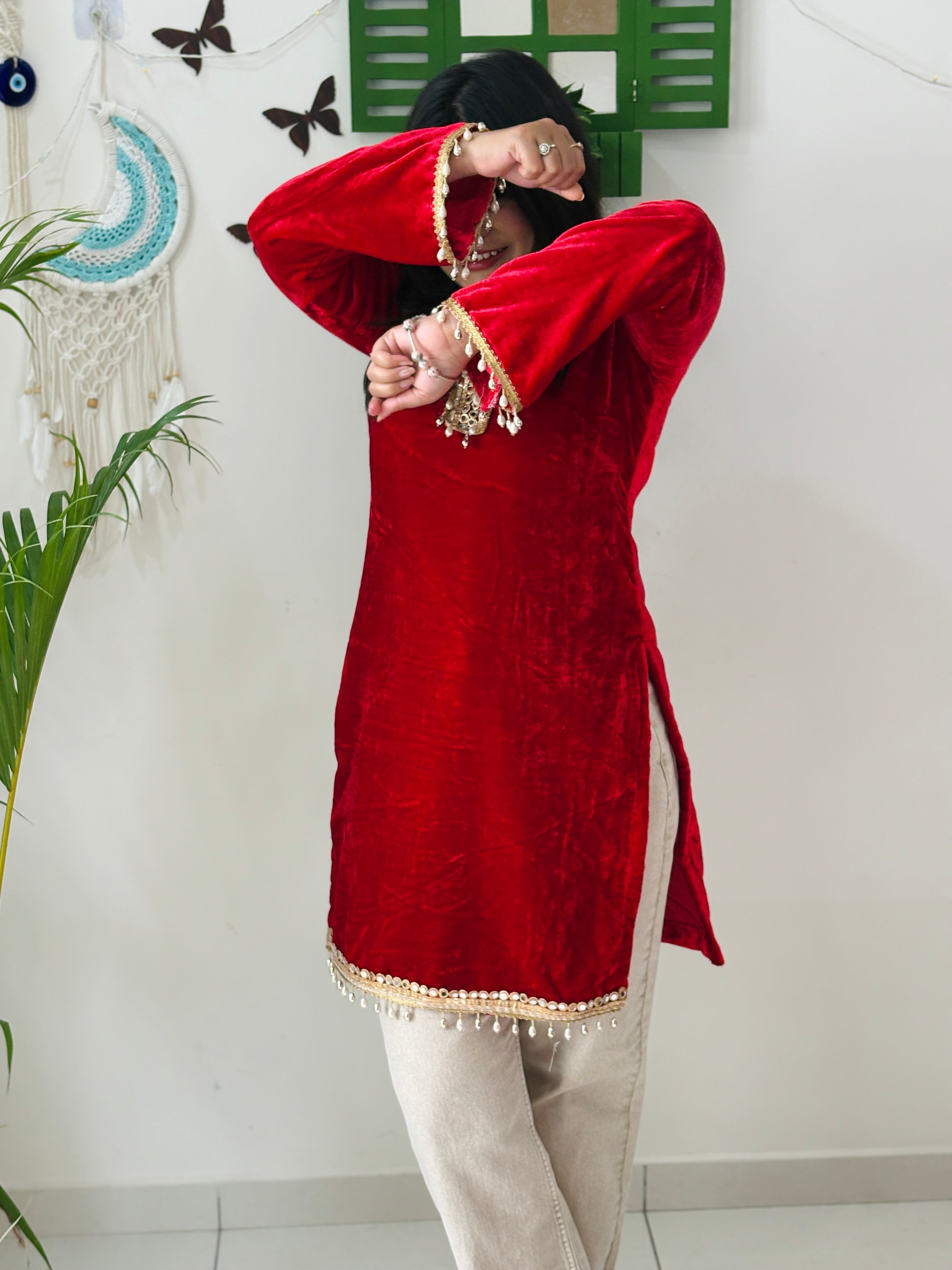 Laal Noor Pakistani Kurti