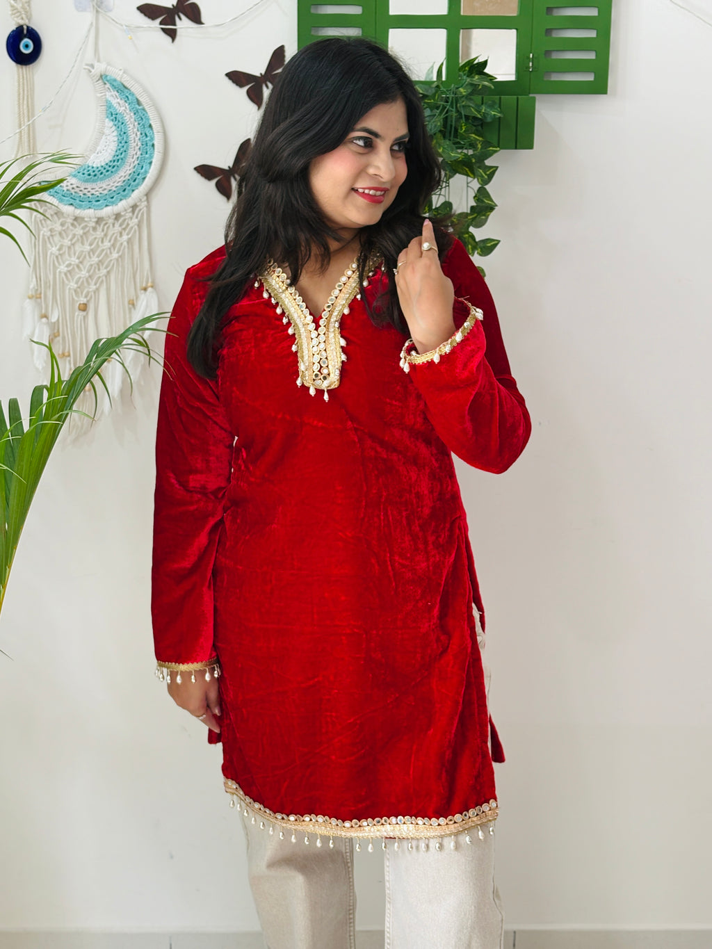 Laal Noor Pakistani Kurti
