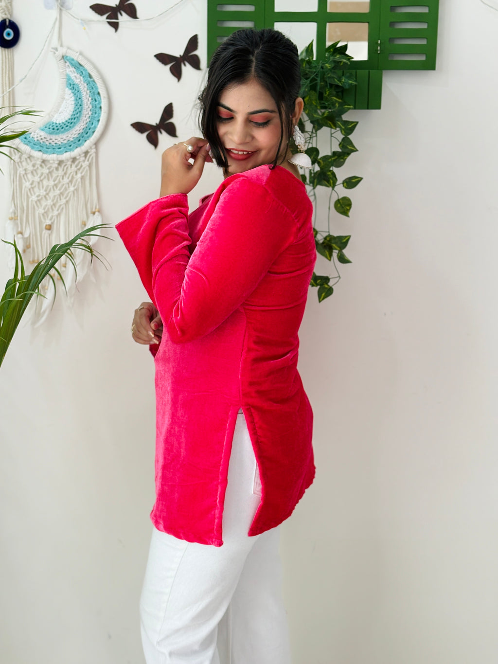 Gulabi Velvet Kurti