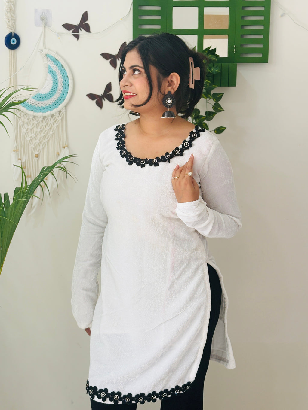 Shweta Pushp Velvet Kurti