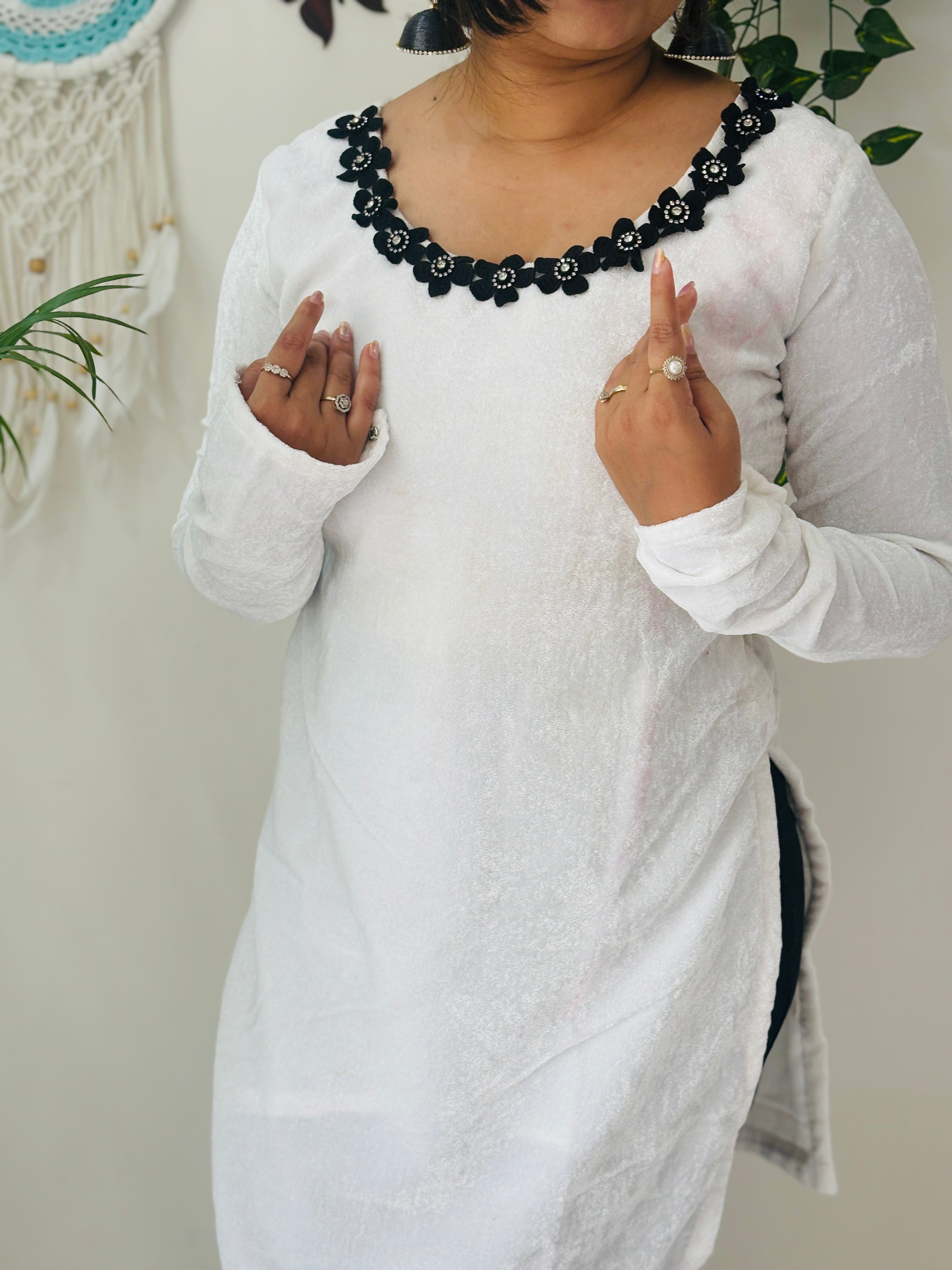 Shweta Pushp Velvet Kurti